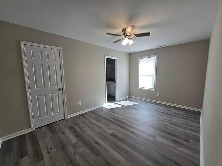 131B S 6th St — Photo 13