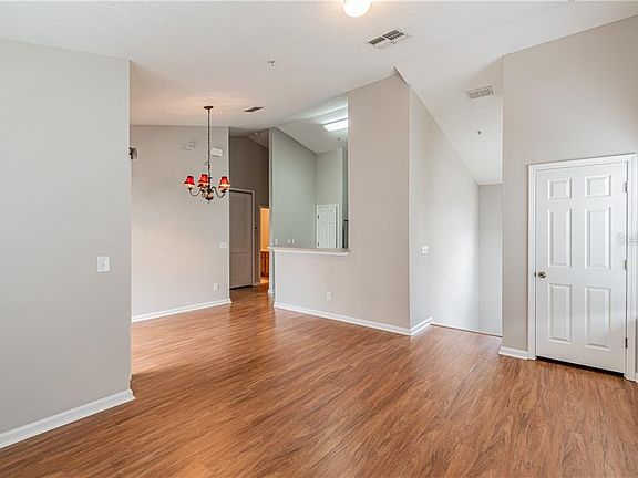 5th image of 575 Oakleaf Plantation Pkwy Unit 1216