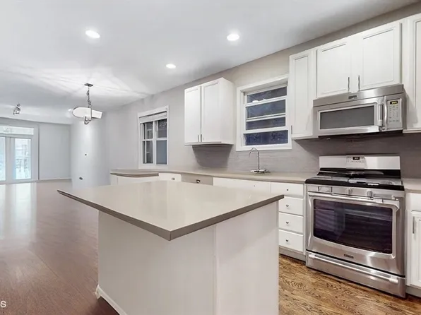 3540 N Reta Ave #1, Chicago, IL 60657
