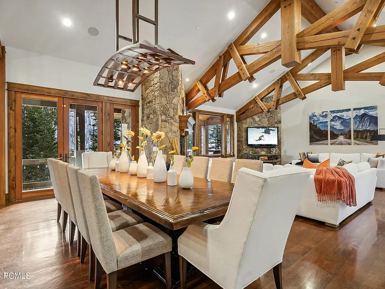 2520 Bear Hollow Dr — Photo 13