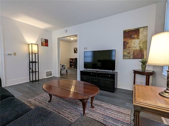 2nd image of 385 Pleasantview Ave