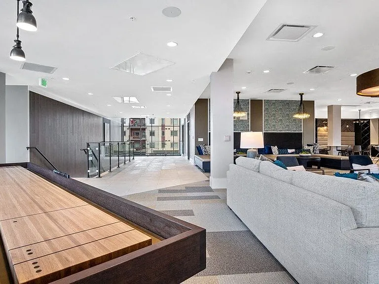 Seven Skies Apartments — Photo 4
