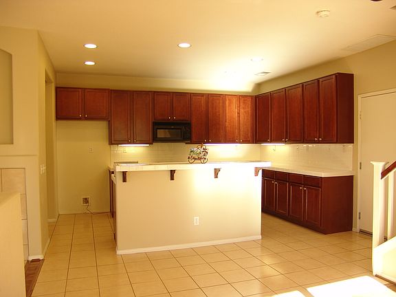 4th image of 24047 Dearborn Dr