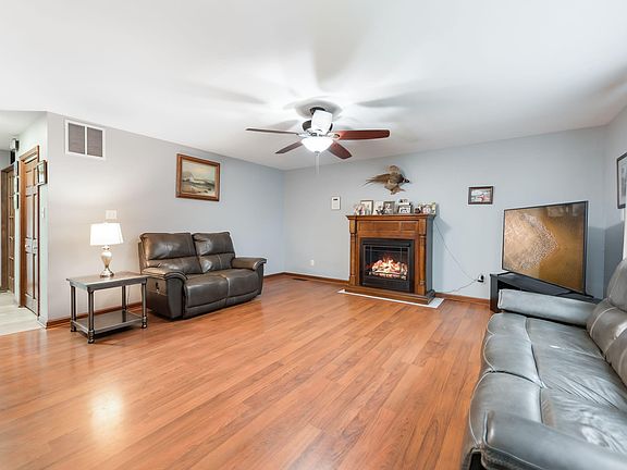 3rd image of 3029 Alexis St