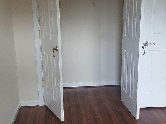 Room 1 Closet (Room 2 has the same closet style)