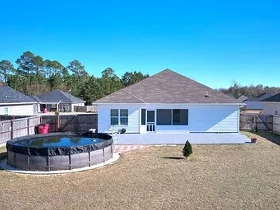4th image of 24 Cole Dr