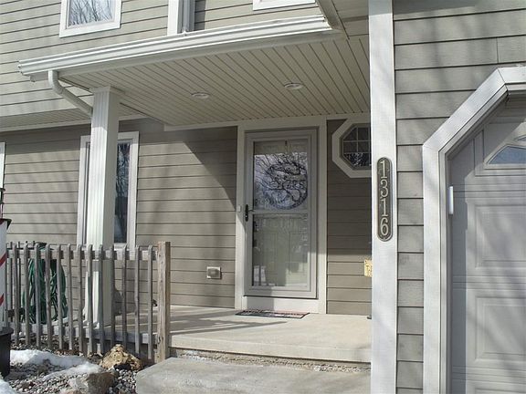 Welcome to 1316 E. Shade Tree Lane.