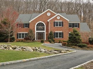 7 Wiltshire Dr, Boonton Township, NJ 07005