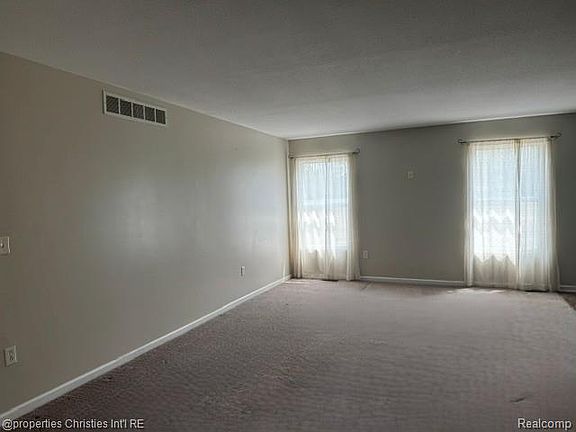 3rd image of 1892 Elkton Dr