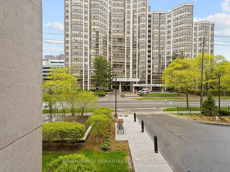 5 Kenneth Ave #205 — Photo 19