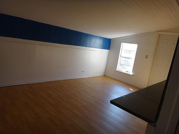 extra room off the Kitchen