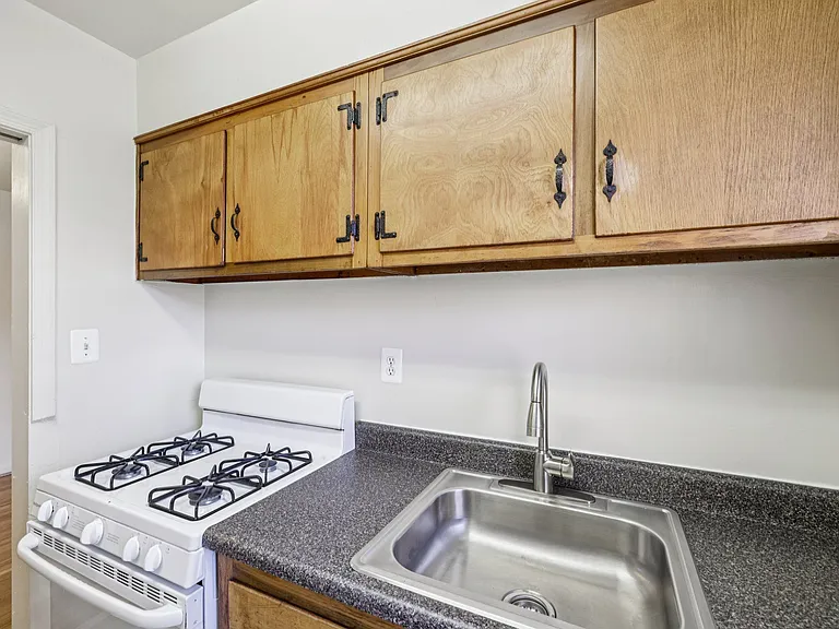 Battery Lane Apartments — Photo 45