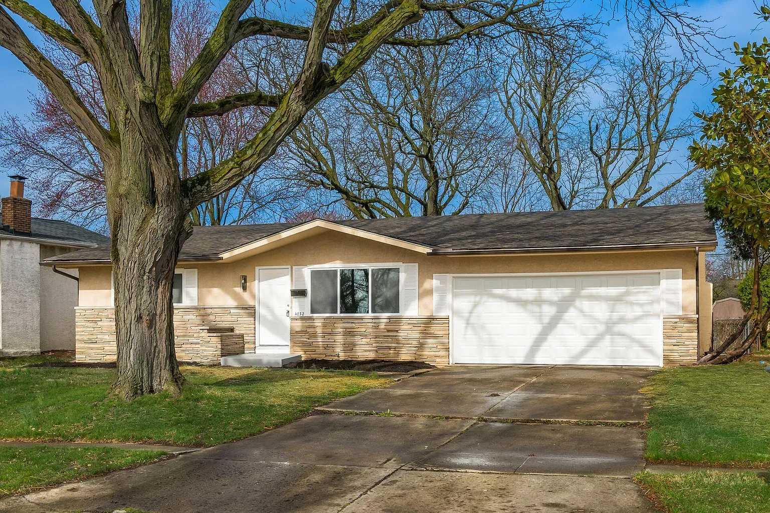 4832 Almont Dr photo 1