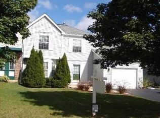 6212 Eagle Ridge Dr, Gurnee, IL 60031