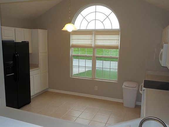 5th image of 606 Daviess Dr
