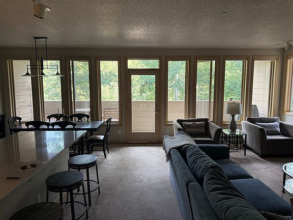 5th image of 685 N Frontage Rd W