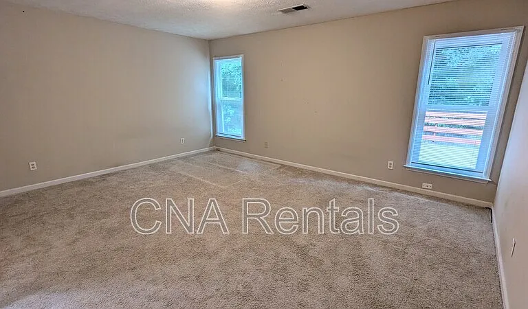 4635 Hampton Square Dr — Photo 20