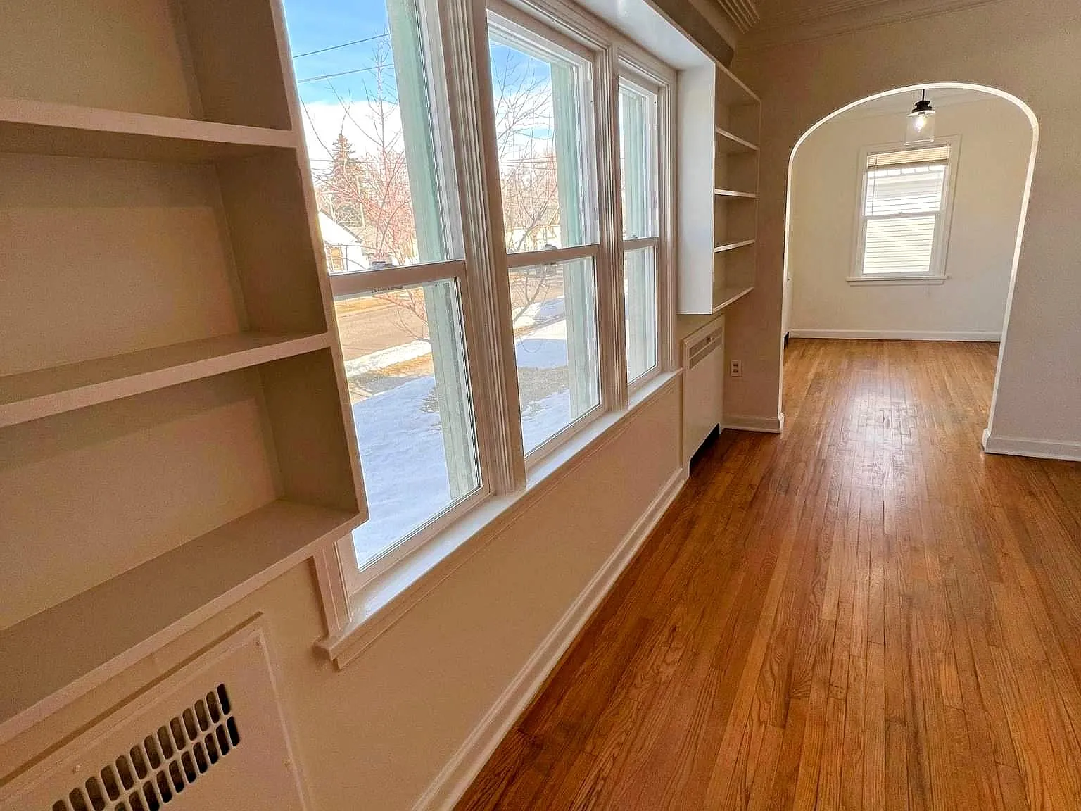 2 bed, 1100 sqft, $1,300 — Photo 4