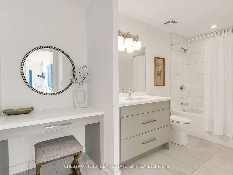 1700 Avenue Rd #Penthouse 706 — Photo 33
