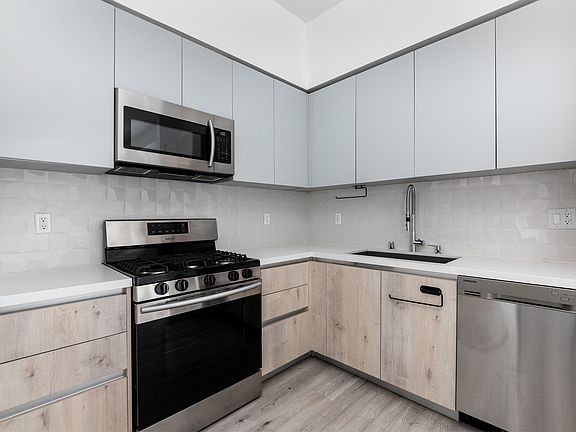 4th image of 5832 Tujunga Ave #5