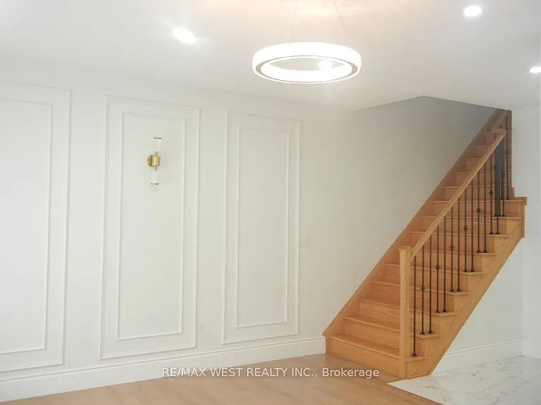 12 Waterstone Way — Photo 17