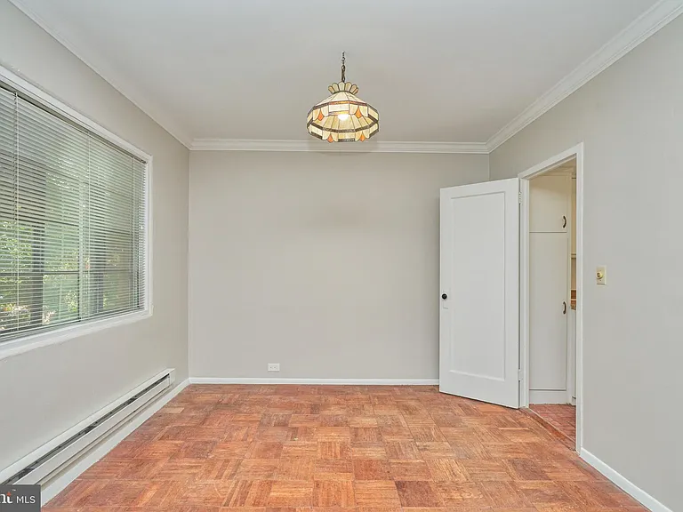 1553 Mount Eagle Pl — Photo 9