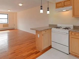 44 Hilton Ave APT B4, Hempstead, NY 11550