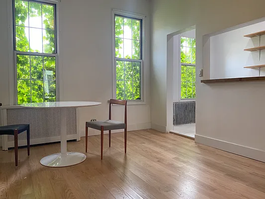 Sold by Sidewalk Realty LLC | media 7