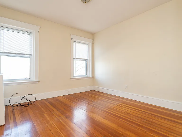 31 South St #6 — Photo 2