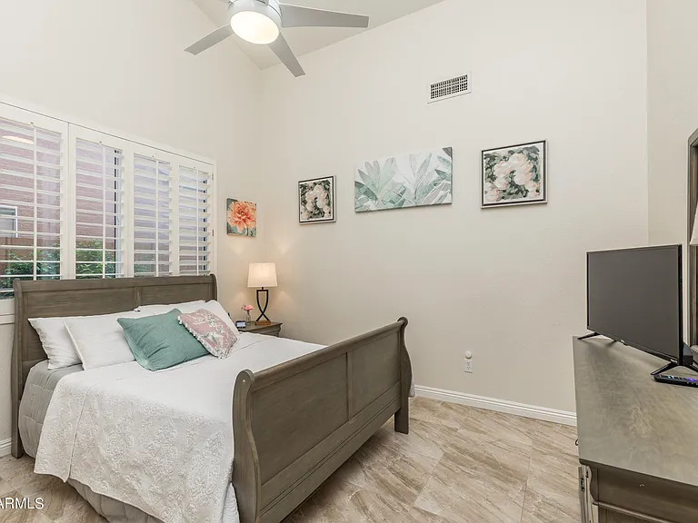 11160 E Greythorn Dr — Photo 18