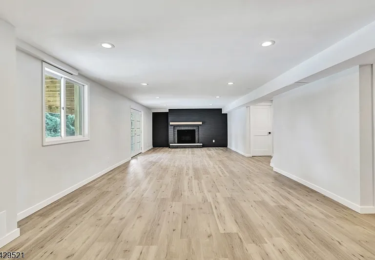 136 Carlough Rd — Photo 22