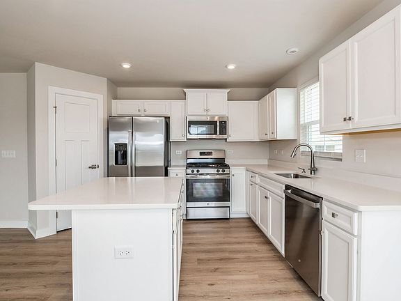 2nd image of 1817 Heritage Oaks Dr