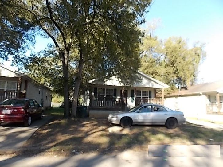 2nd image of 1107 E 13th St