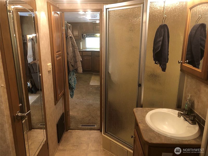 4th image of 281 Canal View Street