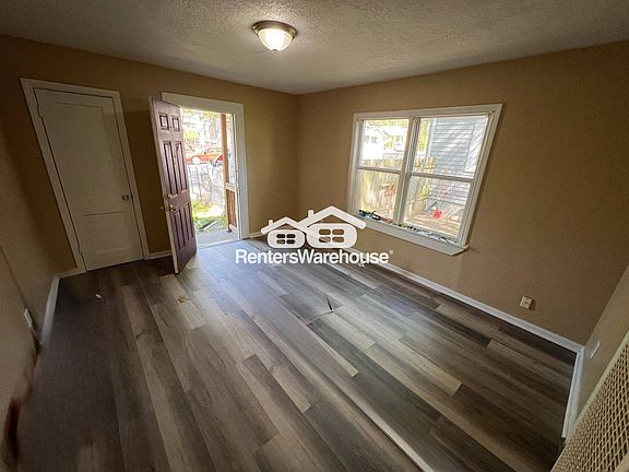 4th image of 2543 Lister Ave