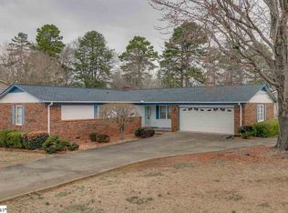 2 Willow Run Ter, Spartanburg, SC 29303