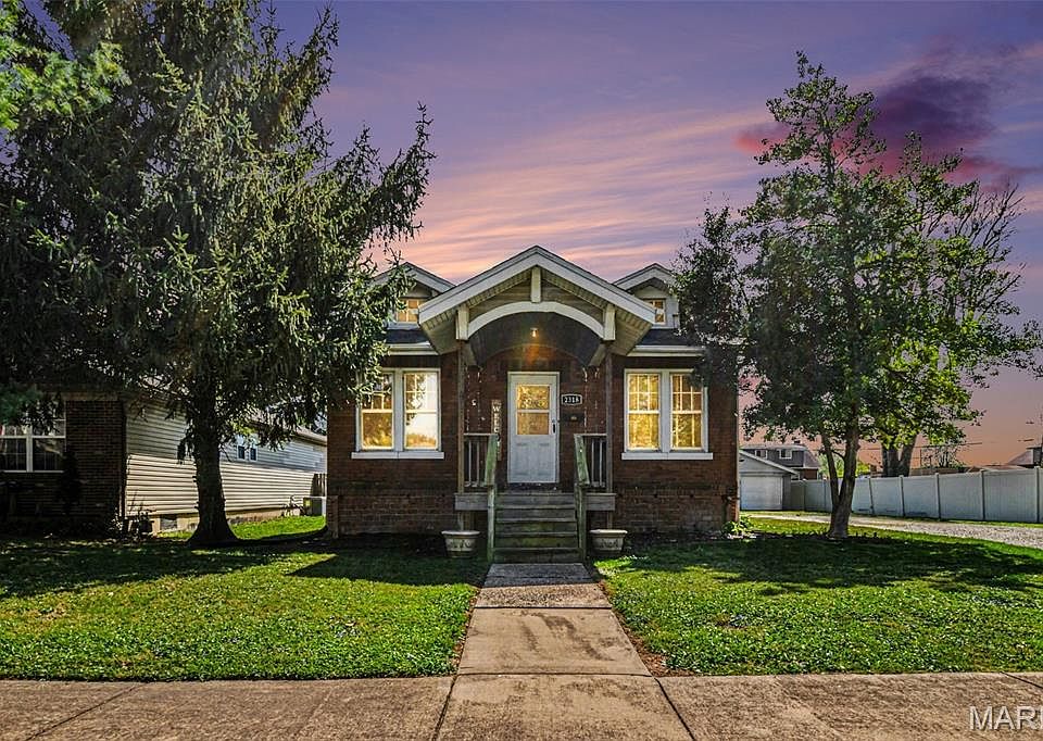 1st image of 2318 Waterman Ave