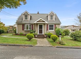 9 Hillside Ave, Ansonia, CT 06401