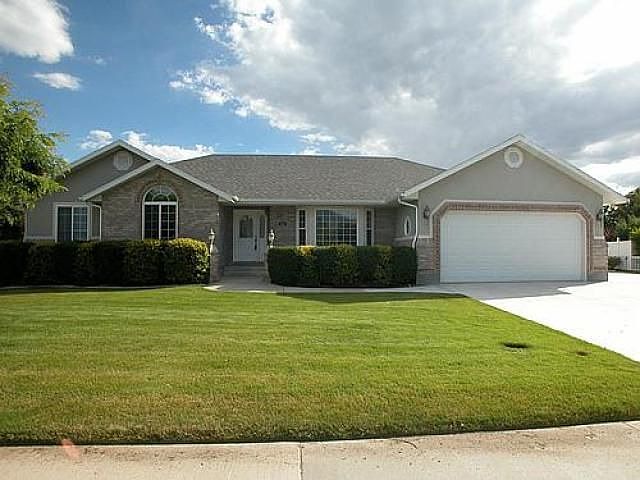 1st image of 266 E Davis Ln