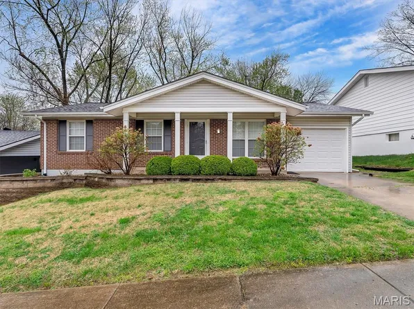 708 Vanderville Dr, Fenton, MO 63026