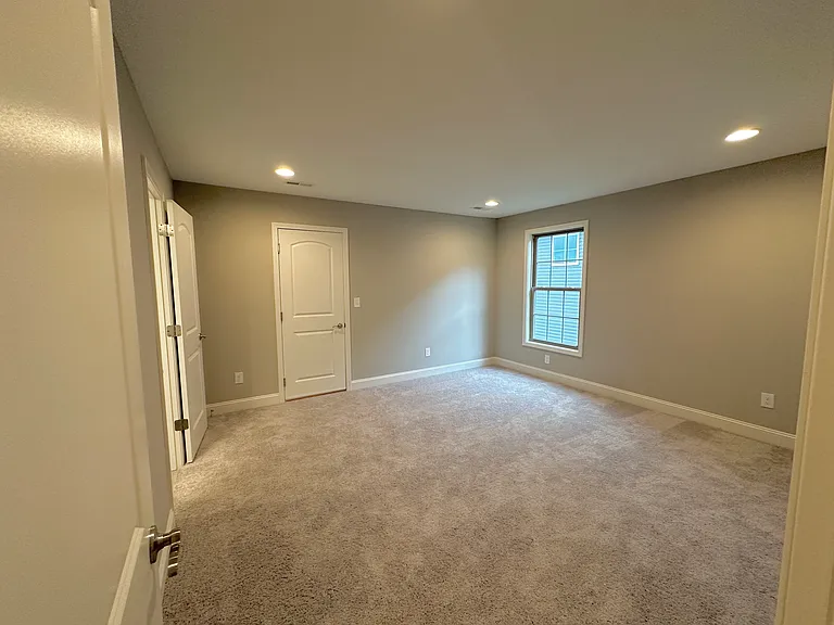 9538 Snowy Cliff Ln — Photo 26