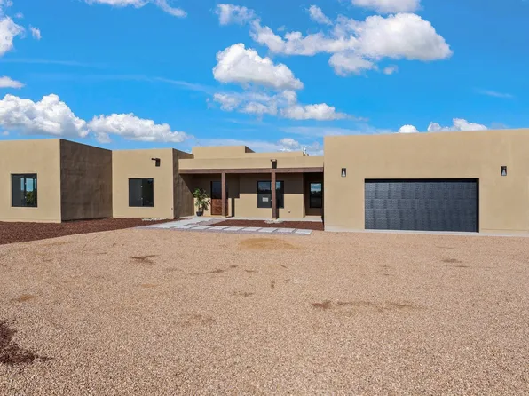 24 Chapala Rd, Santa Fe, NM 87508