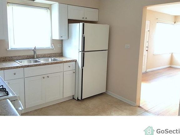4th image of 8035 Leclaire Ave