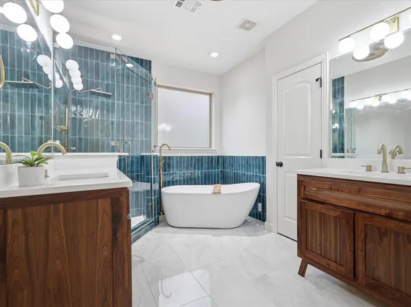 7908 Country Meadow Dr, North Richland Hills, TX 76182