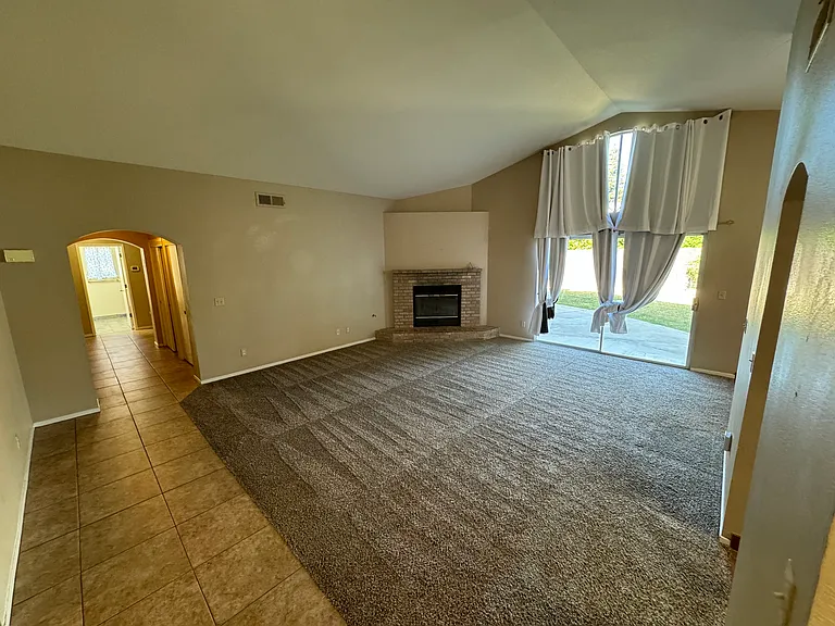 8357 N Barton Ave — Photo 5