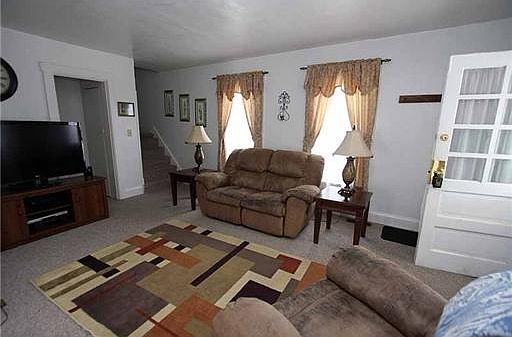 4th image of 506 Y St