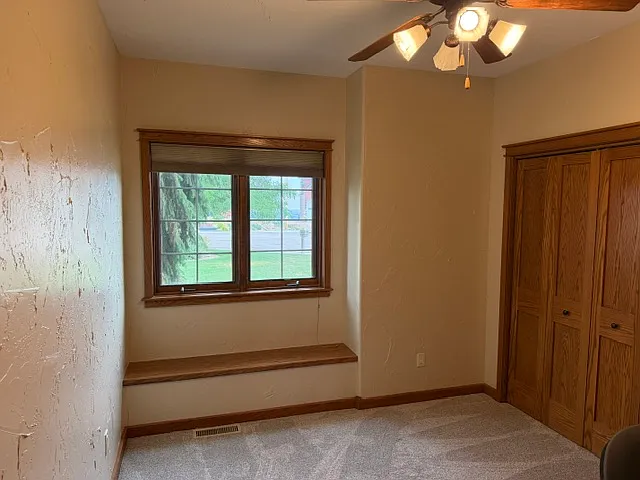 1121 Regency Ct — Photo 12