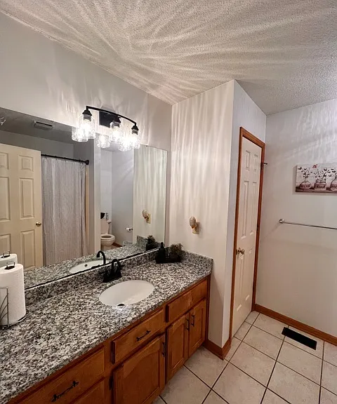 1631 Warwick Ct — Photo 9