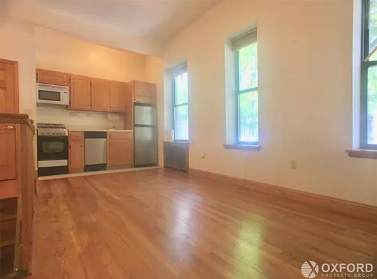 Rented by Oxford Property Group | media 6