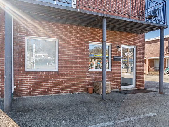 5th image of 902 Lincoln Hwy